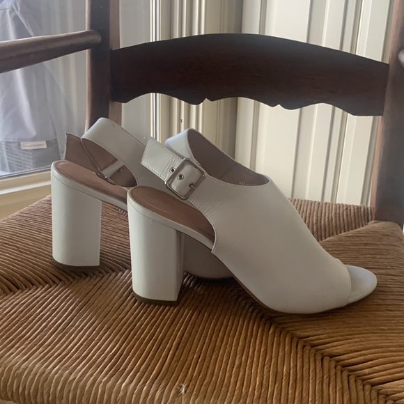 Halogen White Leather Slingback Mules Chunky Heels Peep Toes White  9 Excellent - Picture 3 of 7
